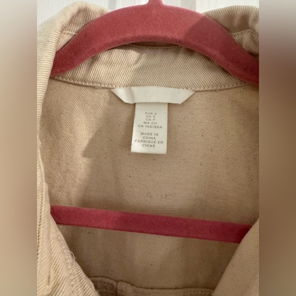 H&M Cream Cargo Vest - Picture 2 of 7